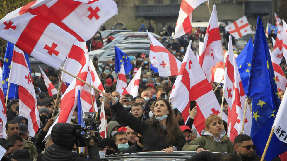 Protest ispred parlamenta Gruzije u znak podrške Sakašviliju