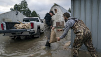 Kanada se bori sa poplavama: Uvedena ograničenja na snadbevanje gorivom i putovanja, klizišta uništila puteve