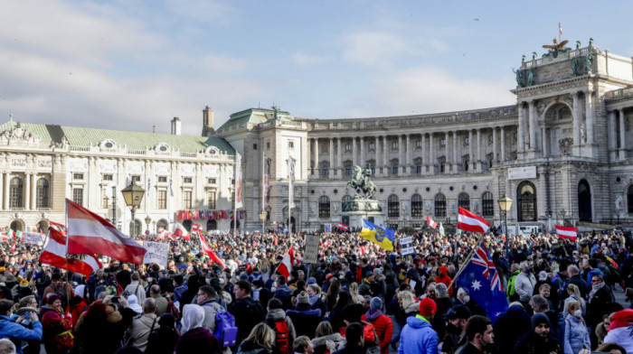 Austrijanci od ponoći u lokdaunu - poznato i kolike će biti kazne za odbijanje vakcinacije