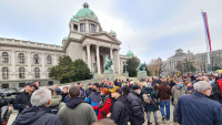 Protest ispred Skupštine, građani traže povlačenje zakona o eksproprijaciji i referendumu