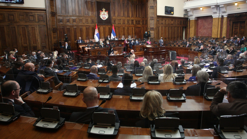 Poslanici Skupštine Srbije glasaju o predlogu za promenu Ustava, Dačić večeras raspisuje referendum