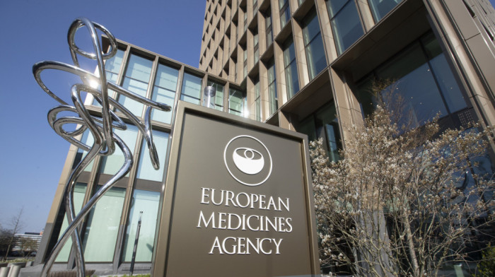 Evropska agencija za lekove: Od septembra moguće vakcine prilagođene novim sojevima