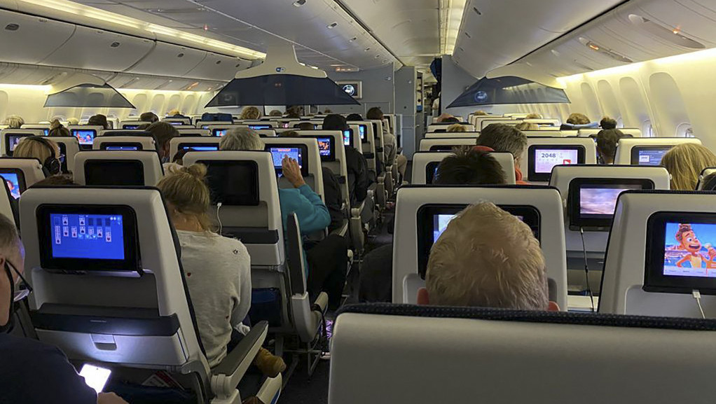 Dve putnice u SAD dobile rekordne kazne zbog ponašanja u avionu, jedna udarila stjuardesu
