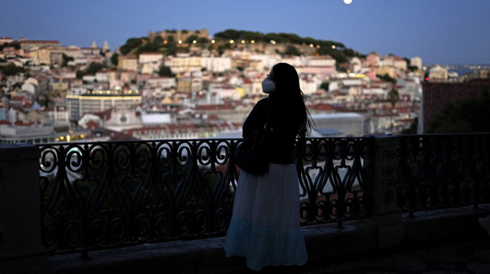 Od naredne nedelje povratak u škole i barove u Portugalu