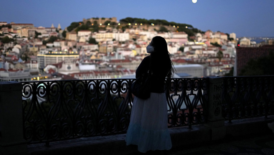 Od naredne nedelje povratak u škole i barove u Portugalu