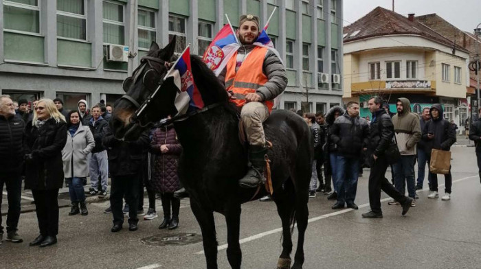 Protest ispred skupštine grada Loznice, odložena sednica o Projektu Jadar