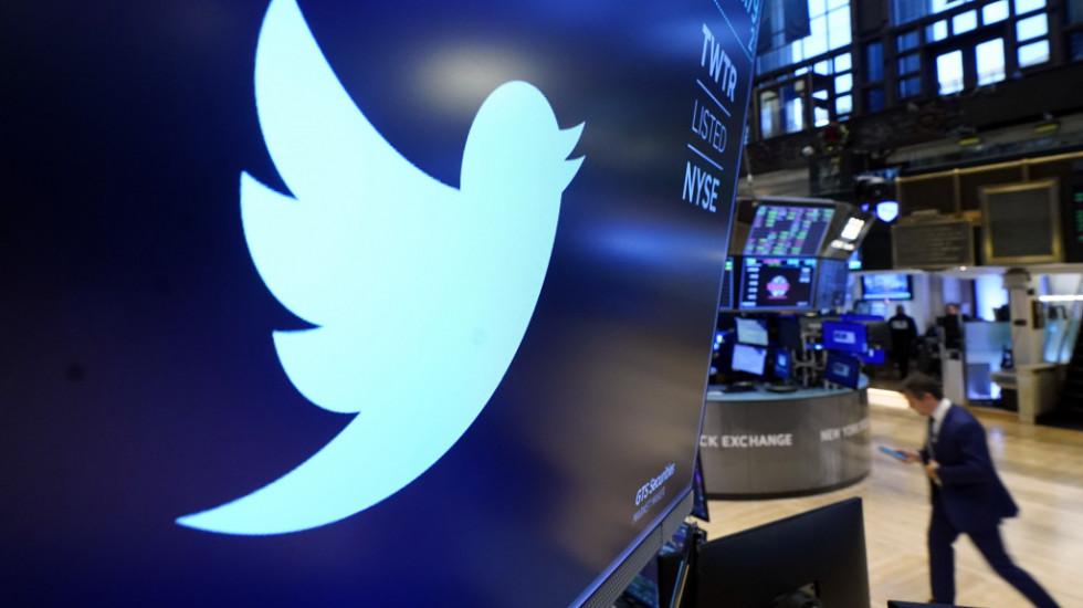 Sukob Maska i Epla: Milijarder optužio "jabučicu" da želi da ukloni Tviter iz prodavnice aplikacija
