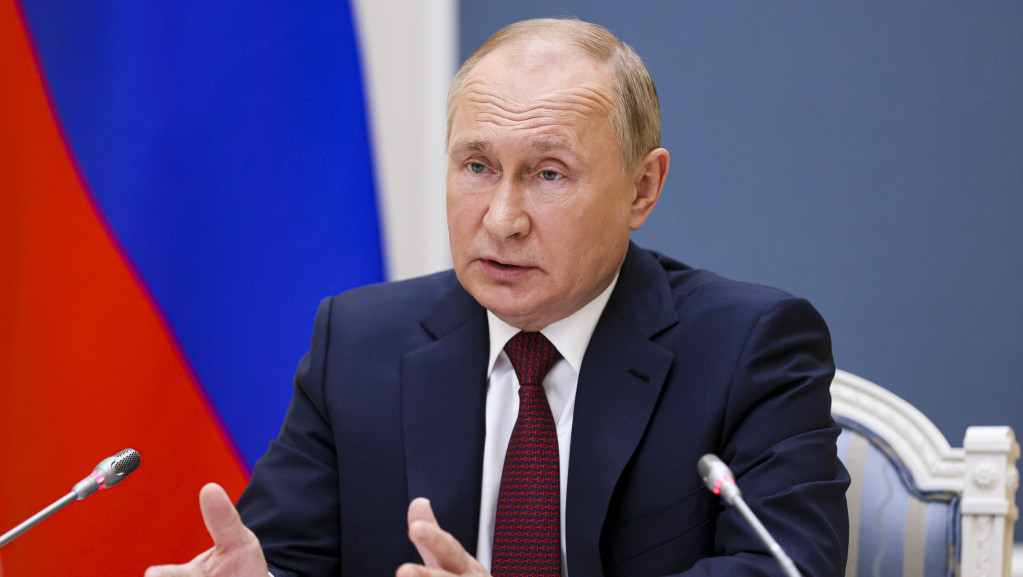 Putin: Zapad obuzdava Rusiju zato što izlazi iz teškoća i razvija se kao konkurent