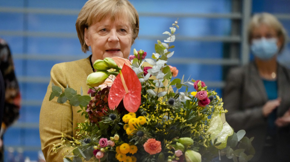 Vlada Merkelove poslednjeg dana na vlasti odobrila izvoz oružja u Egipat