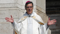 Pariski nadbiskup Mišel Opeti predao ostavku, posle priznanja o vezi sa ženom