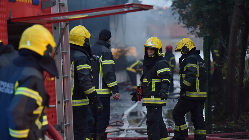 Požar u kompleksu crkve Svetog proroka Ilije kod Loznice: Gori palionica i deo novog objekta, vatrogasci na terenu