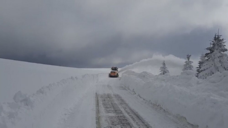 Vanredno u devet opština u Srbiji zbog posledica snežnih padavina