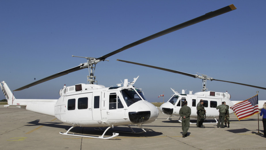 Oružanim snagama BiH isporučena četiri američka vojna helikoptera iz SAD