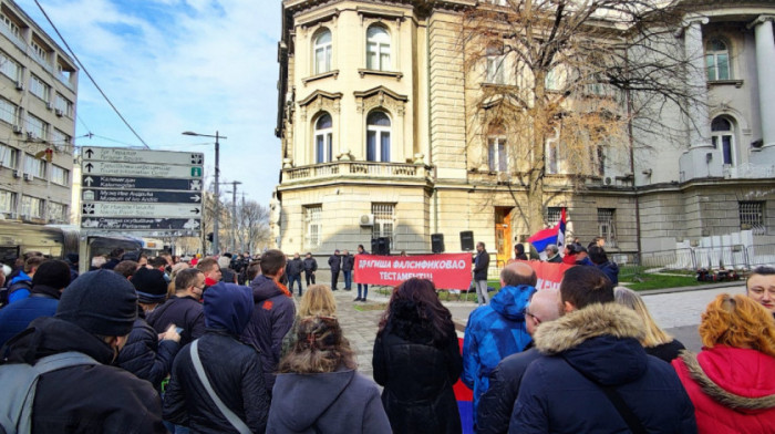 Protest advokata ispred zgrade Predsedništva: Pozivaju Vučića da ne potpiše Zakon o eksproprijaciji