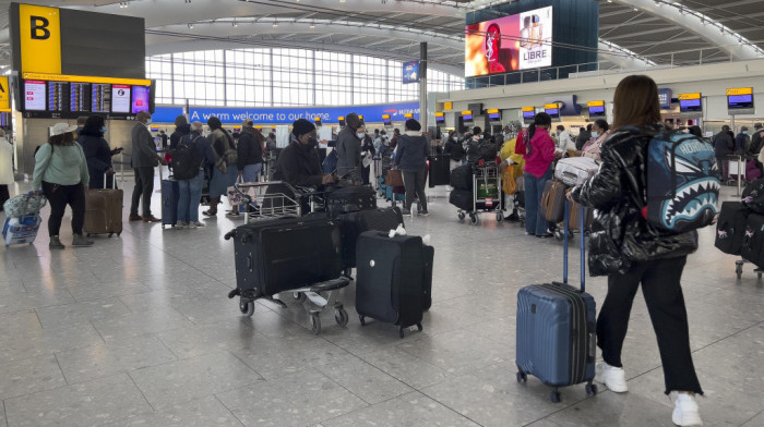 Izvinjenje aerodroma Hitrou: Redovi i kašnjenja zbog najvećeg rasta broja putnika u 40 godina