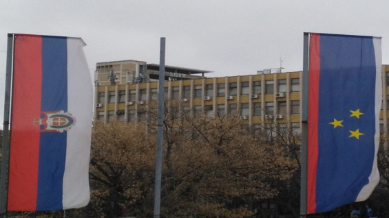 Više osoba uhapšeno u Novom Sadu zbog poreske utaje i pranja novca: Milionske fiktivne fakture