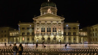 Švajcarci zapalili 11.000 sveća za žrtve korone