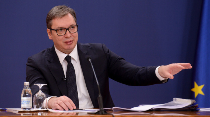 Vučić poručio mladima: Država će nastaviti da poboljšava životni standard, želimo da ostanete ovde