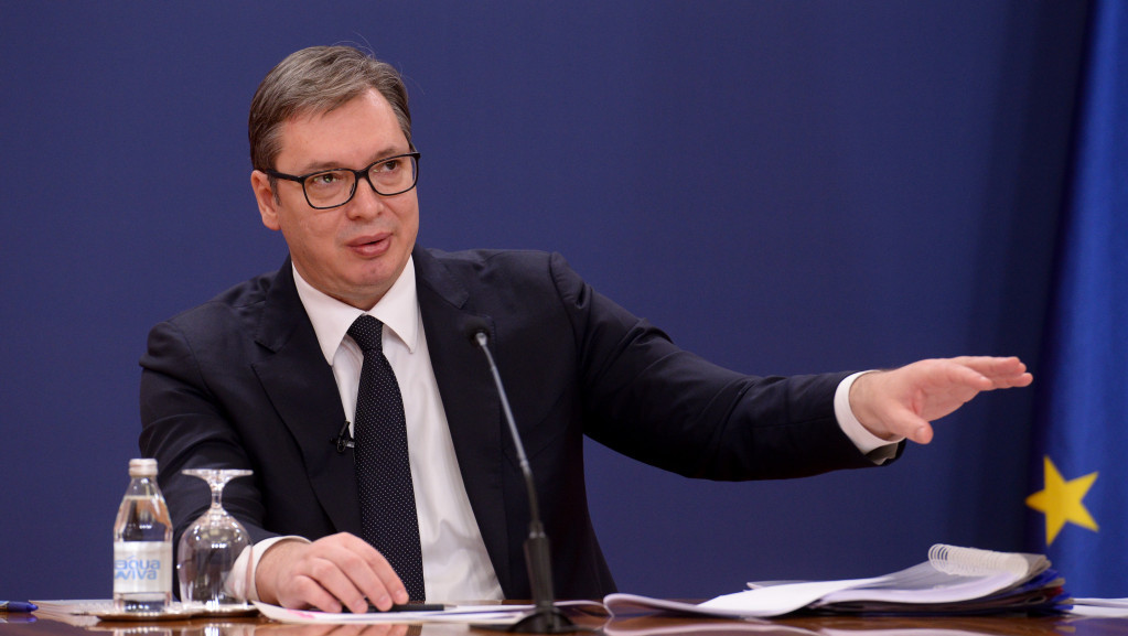 Vučić poručio mladima: Država će nastaviti da poboljšava životni standard, želimo da ostanete ovde