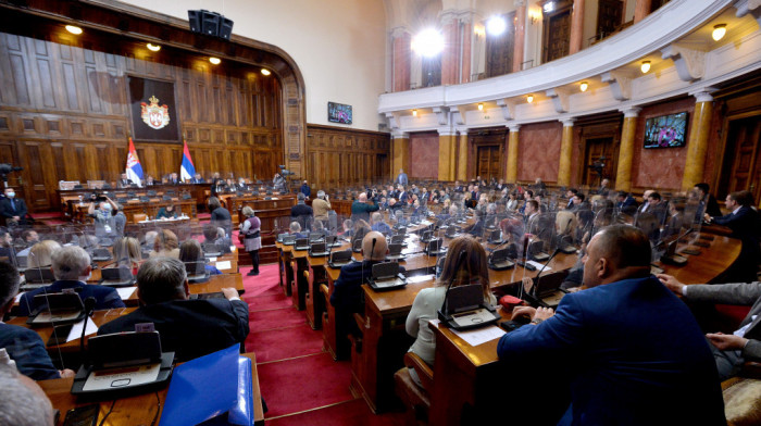Na današnjoj sednici Skupštine Srbije pitanja poslanika o Ponošu, Jankoviću, ali i o lekarima