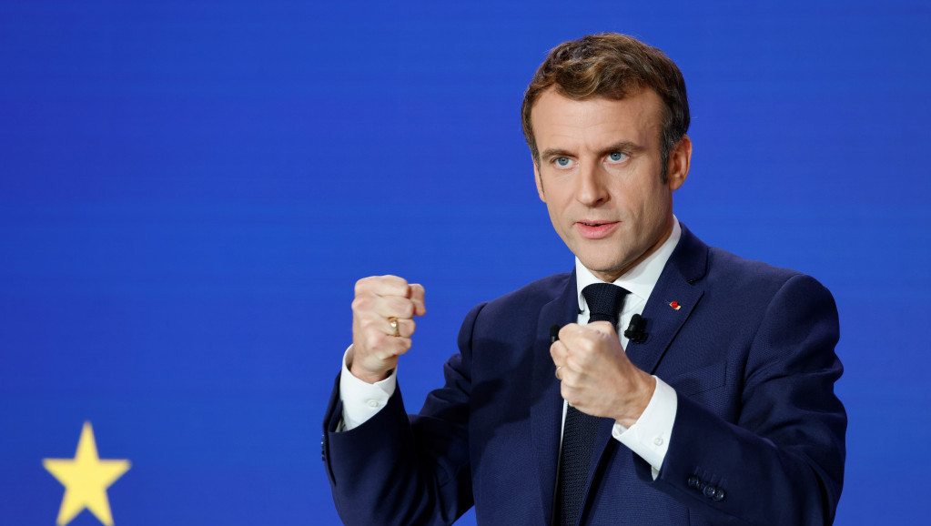 Makronov okršaj sa kandidatima desnice - u susret izborima Francuska bruji o migrantima i milionskoj pozajmici