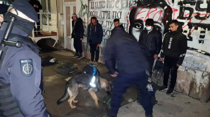 Akcija policije u Beogradu: Više od 80 migranta izmešteno u prihvatni centar