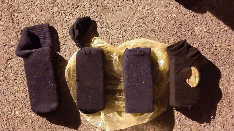 Uhapšene tri osobe, zaplenjeno oko dva kilograma heroina