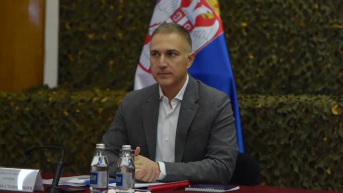 Stefanović: Biće javne debate o obaveznom vojnom roku