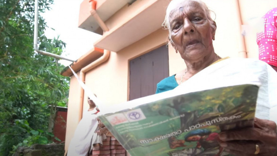 Starost nije prepreka za znanje: Indijka u 104. godini naučila da čita i piše