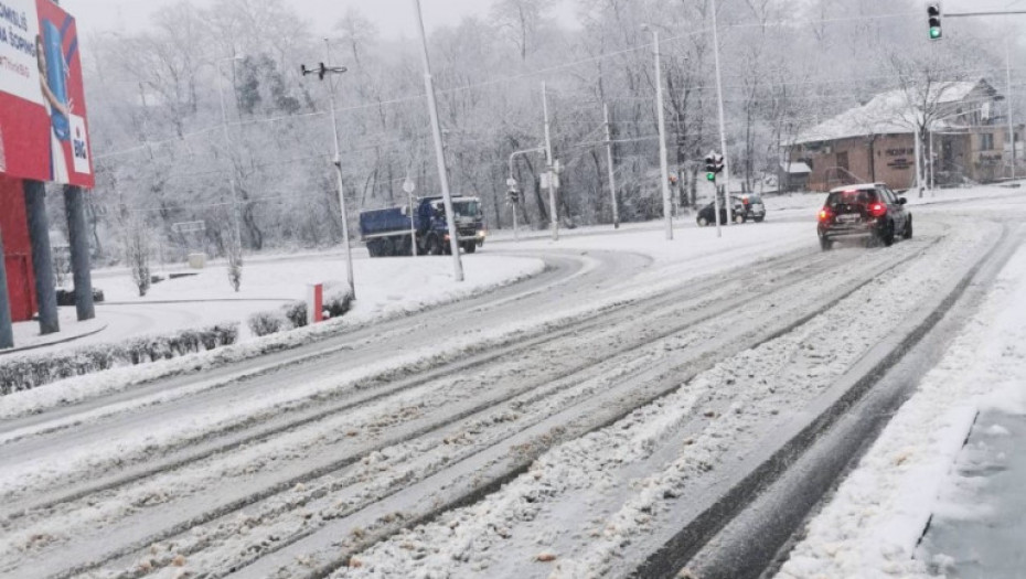 Tokom noći, prestonicu očekuju snežne padavine, Vesić: "Beograd put" u trećem stepenu pripravnosti
