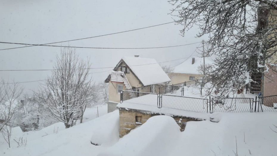 Kolaps zbog snega u Ivanjici i Novoj Varoši: Putevi neprohodni, nekoliko hiljada ljudi bez struje