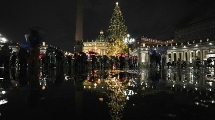 Sveštenik u Italiji rekao deci da Deda Mraz ne postoji, crkva se izvinila