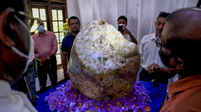 Na Šri Lanci otkriven najveći safir na svetu, težak 310 kilograma