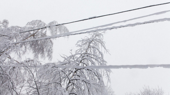 I dalje pojedini građani bez struje: 1.500 korisnika nema električnu energiju, ekipe Elektrodistribucije na terenu