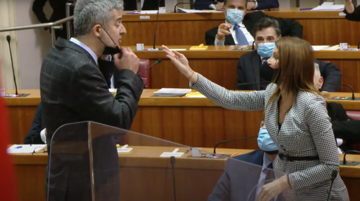 Burno u hrvatskom parlamentu zbog kovid potvrda: Poslanici se svađali, izrečene brojne kazne i opomene