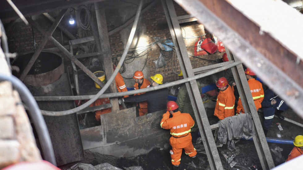 Zarobljena 21 osoba u poplavama u rudniku u Kini