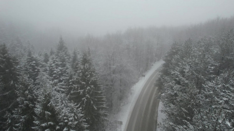 Putevi Srbije: Ne kretati na put bez zimske opreme i lanaca
