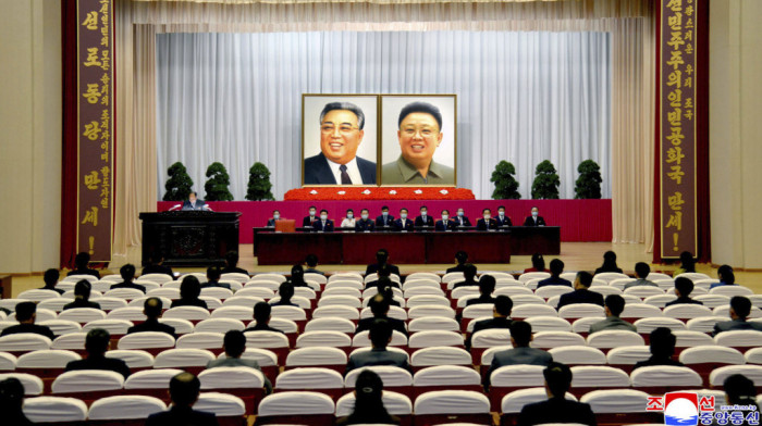 Severna Koreja obećava razvijanje ekonomije, UN upozoravaju na ugroženost stanovništva i preteću glas