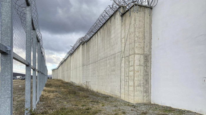 Pobegla dvojica zatvorenika u Osijeku, preskočili ogradu, ali su brzo uhvaćeni