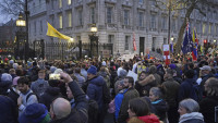 Protest u Londonu zbog kovid propusnica i drugih epidemioloških mera