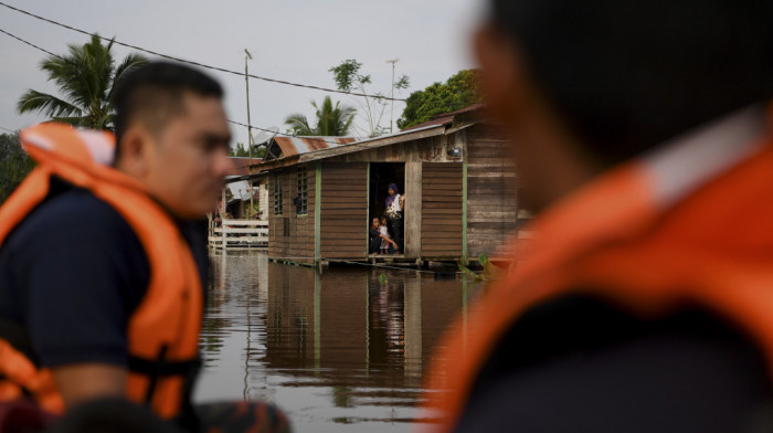 Poplave u Maleziji,  dve osobe poginule, na hiljade ljudi evakuisano
