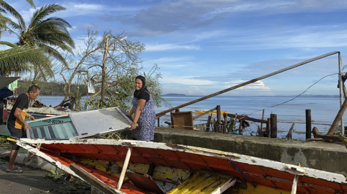 Novi bilans žrtava tajfuna na Filipinima - više od 400 stradalih