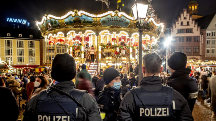 Evakuisana božićna pijaca u Dizeldorfu: Dojave o mogućem napadu, policija reagovala