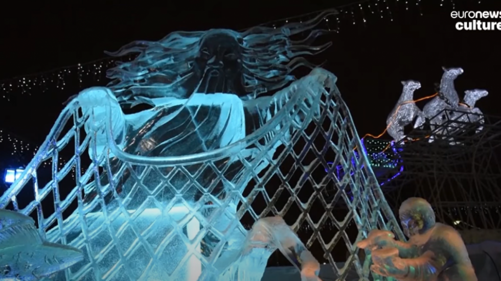 Ledene skulpture pretvorile centar ruskog grada Tomska u prizor iz zimske bajke (VIDEO)