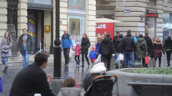 Tokom dana zahlađenje i kiša, u planinskim predelima susnežica i sneg