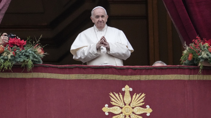 Papa Franja: Zabrinjava pad nataliteta u Italiji, tragedija je što sve manje parova želi decu