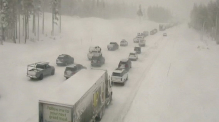 Beli Božić u Kaliforniji: Delovi američke savezne države pod snegom, očekuje se više padavina u naredna 72 sata