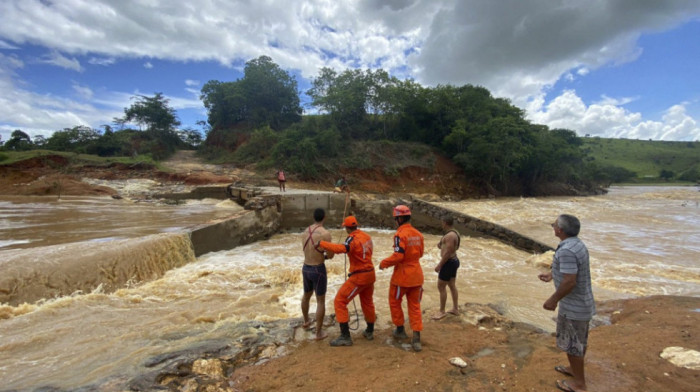 Poplave u Brazilu zbog obilnih kiša, više od 11.000 ljudi evakuisano