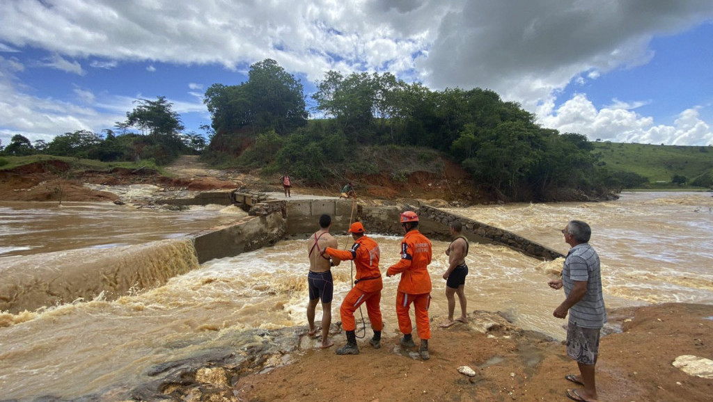 Poplave u Brazilu zbog obilnih kiša, više od 11.000 ljudi evakuisano