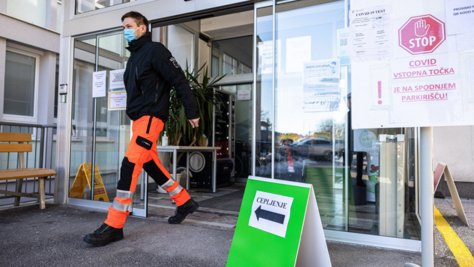 Omikron dominantan u Sloveniji, među 900 mladih koji su Novu godinu dočekali u Beogradu, potvrđeno 200 infekcija